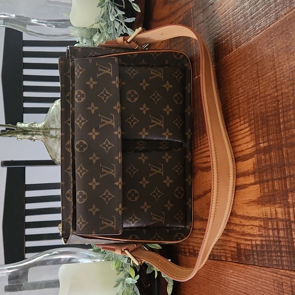Louis Vuitton Handbags - Louis Vuitton Monogram Viva Cite GM  Shoulder Bag Brown Canvas